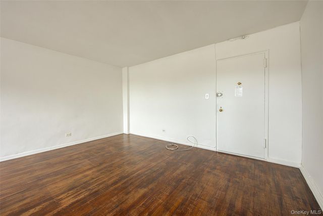 63-45 Saunders Street 6H, Rego Park, NY 11374