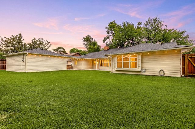 9814 Moorberry Lane, Houston, TX 77080