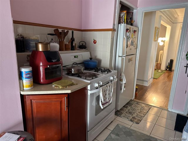 110-07 196th Street, Saint Albans, NY 11412