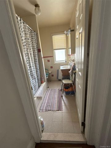 110-07 196th Street, Saint Albans, NY 11412