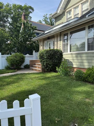 110-07 196th Street, Saint Albans, NY 11412