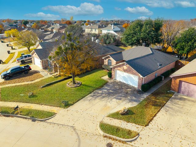 12212 Stillglen Trail, Fort Worth, TX 76028