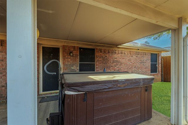 12212 Stillglen Trail, Fort Worth, TX 76028