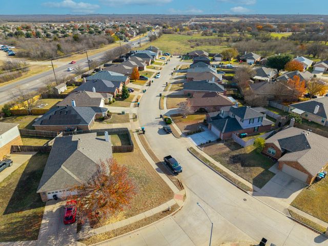 12212 Stillglen Trail, Fort Worth, TX 76028