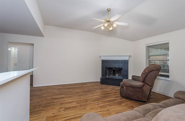 12212 Stillglen Trail, Fort Worth, TX 76028