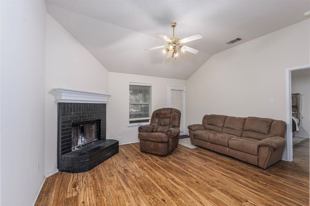 12212 Stillglen Trail, Fort Worth, TX 76028