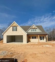 202 Enclave Drive, Clemmons, NC 27012