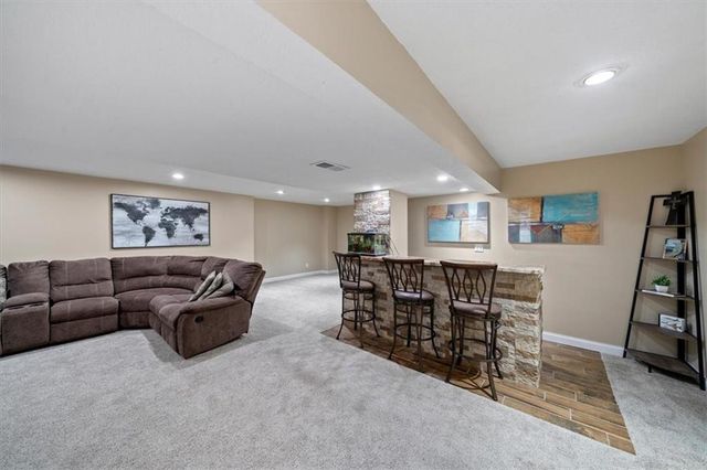 12611 S Laci Circle, Lee's Summit, MO 64086