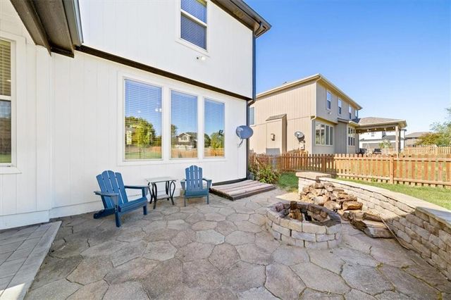 12611 S Laci Circle, Lee's Summit, MO 64086