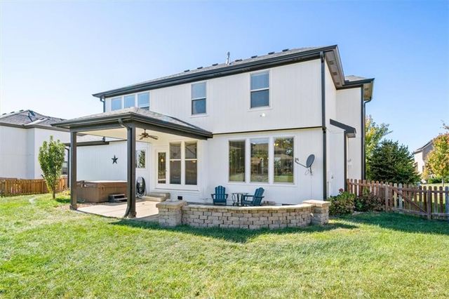 12611 S Laci Circle, Lee's Summit, MO 64086