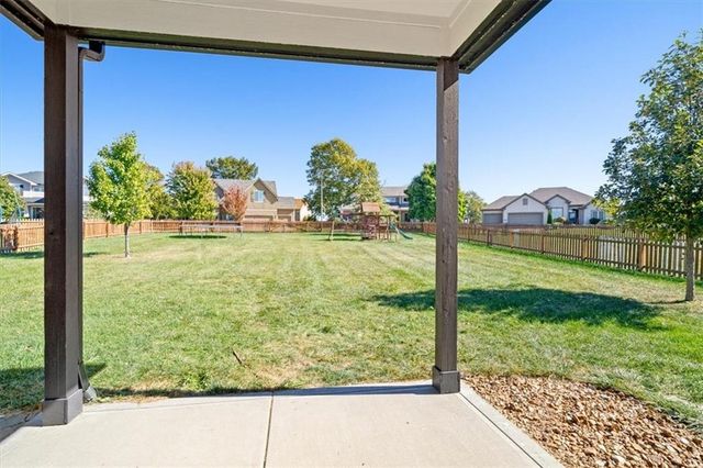 12611 S Laci Circle, Lee's Summit, MO 64086