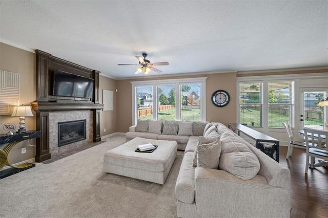12611 S Laci Circle, Lee's Summit, MO 64086