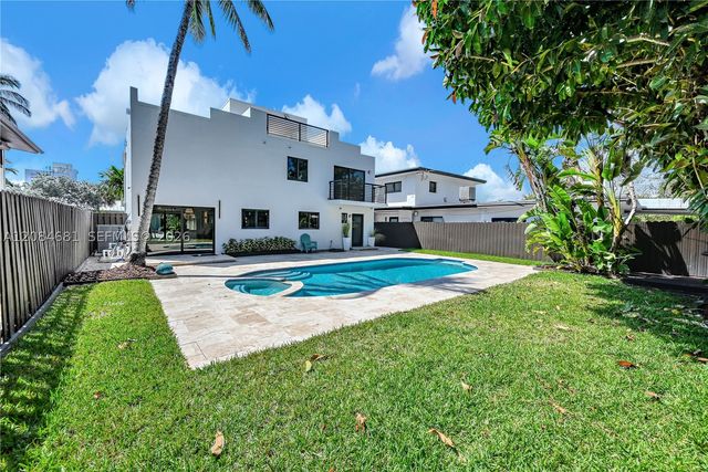 3305 NE 15th St, Fort Lauderdale, FL 33304