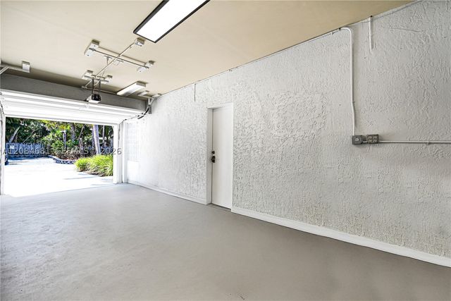 3305 NE 15th St, Fort Lauderdale, FL 33304