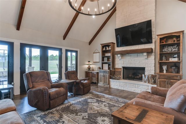 8511 Fm 1370, Washington, TX 77880