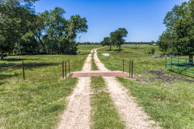 8511 Fm 1370, Washington, TX 77880