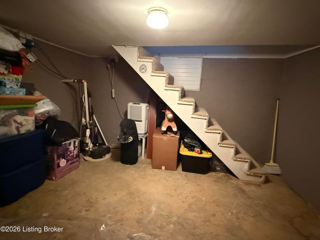 425 Oklahoma Rd, Bee Spring, KY 42207