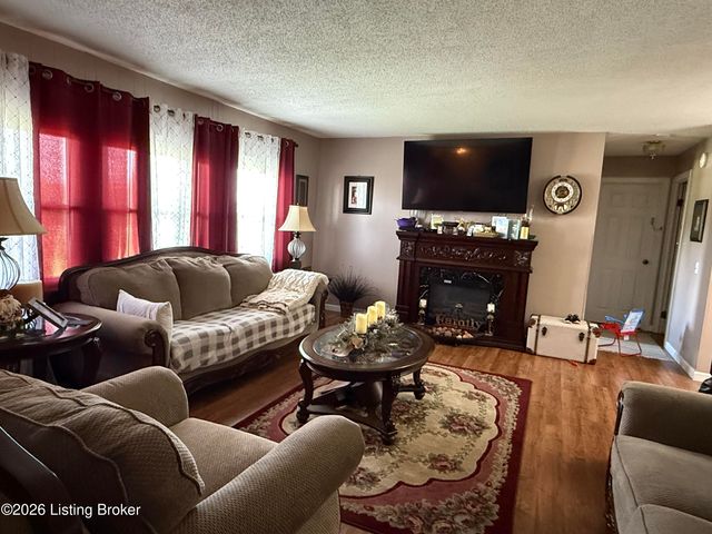 425 Oklahoma Rd, Bee Spring, KY 42207