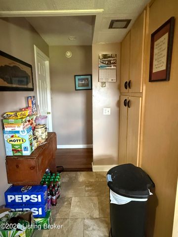 425 Oklahoma Rd, Bee Spring, KY 42207