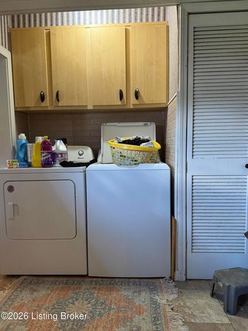 425 Oklahoma Rd, Bee Spring, KY 42207