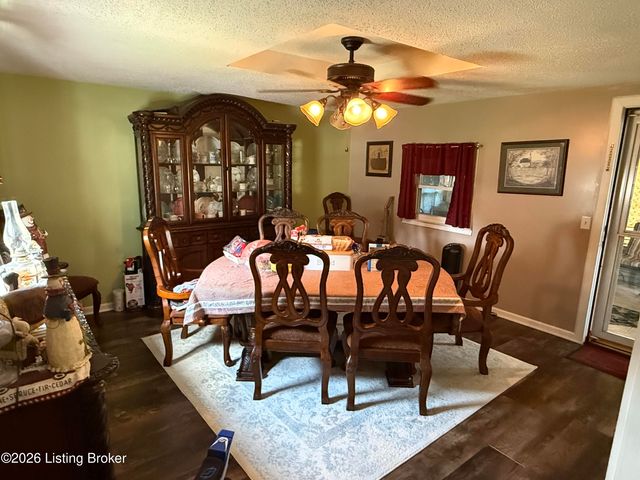 425 Oklahoma Rd, Bee Spring, KY 42207