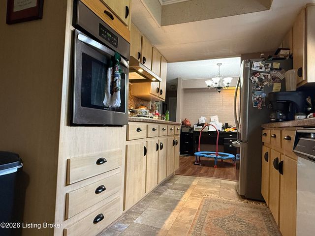 425 Oklahoma Rd, Bee Spring, KY 42207