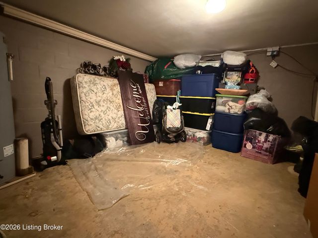 425 Oklahoma Rd, Bee Spring, KY 42207