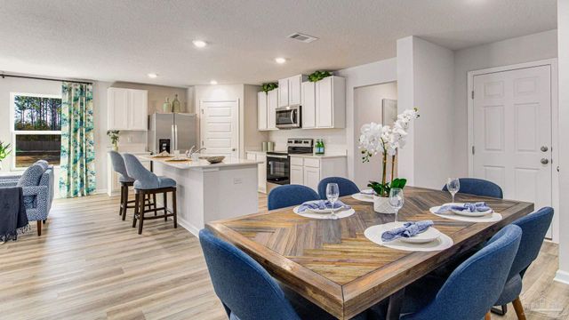 6472 Firefly Dr, Milton, FL 32583