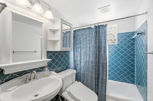 2057 W Loveland Avenue, Loveland, OH 45140