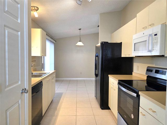 739 HEATHROW AVENUE, Lady Lake, FL 32159