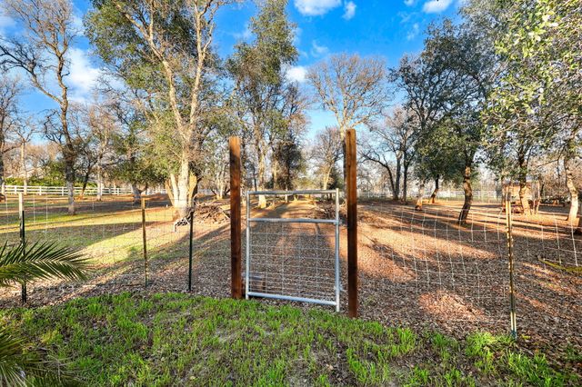 15410 Autumn Oaks Court, Red Bluff, CA 96080