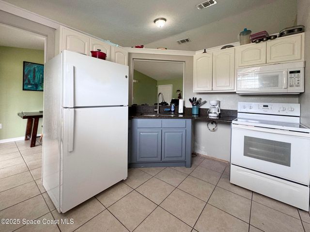 1470 SE Toy Street SE, Palm Bay, FL 32909