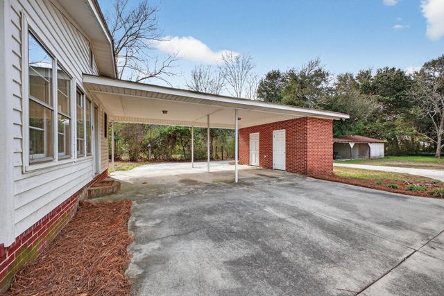 2159 New Holland Road, Wagener, SC 29164