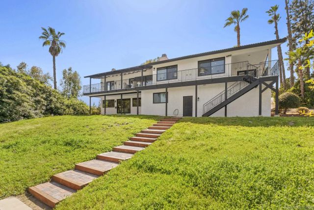 1080 Landavo Rancho Rd, Escondido, CA 92027