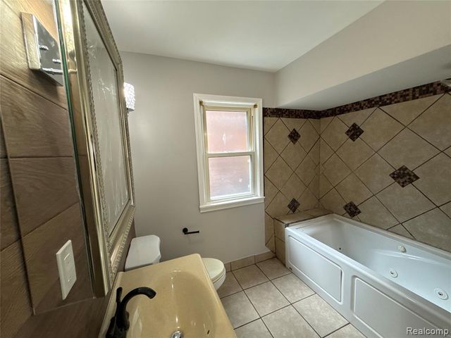 16610 Collingham Drive, Detroit, MI 48205