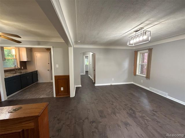 16610 Collingham Drive, Detroit, MI 48205