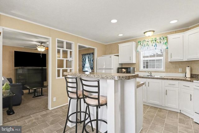 32 HATHAWAY DRIVE, Carlisle, PA 17015