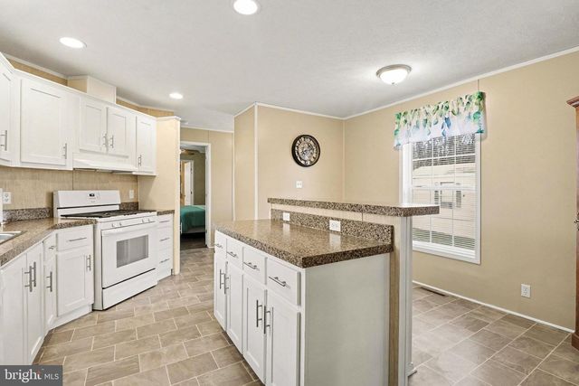 32 HATHAWAY DRIVE, Carlisle, PA 17015