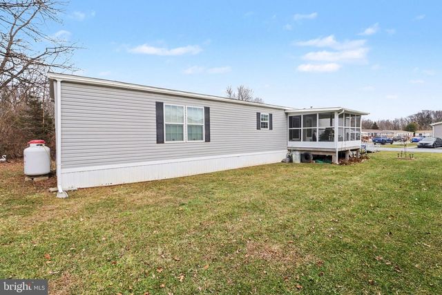 32 HATHAWAY DRIVE, Carlisle, PA 17015