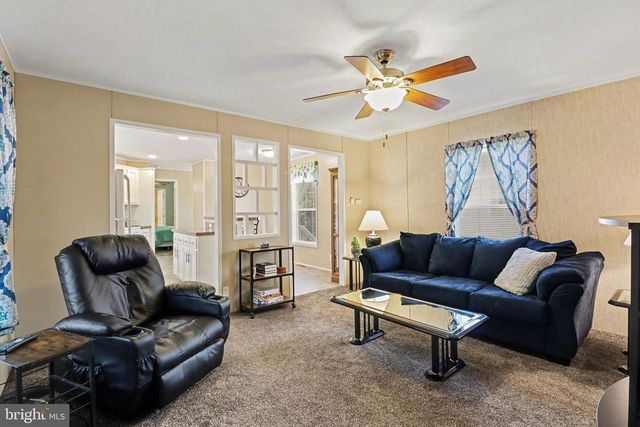 32 HATHAWAY DRIVE, Carlisle, PA 17015