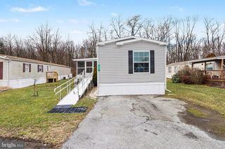 32 HATHAWAY DRIVE, Carlisle, PA 17015