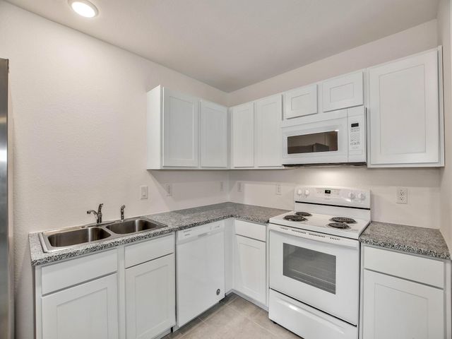 24617 Pools Creek Way Way, Huntsville, TX 77320