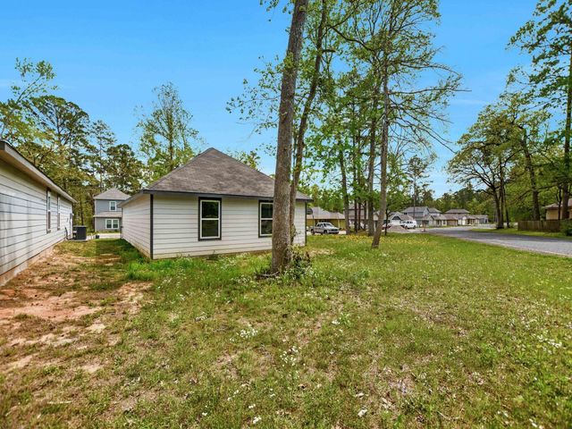 24617 Pools Creek Way Way, Huntsville, TX 77320