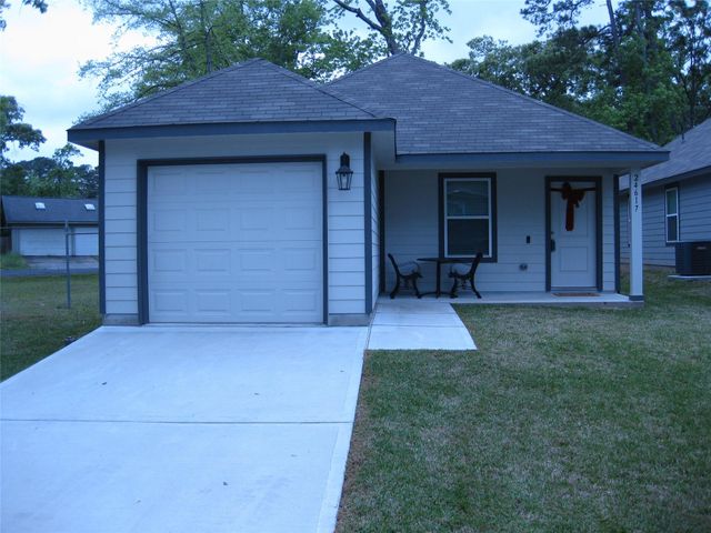 24617 Pools Creek Way Way, Huntsville, TX 77320