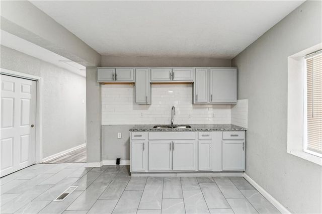 4101 E 59th Street, Kansas City, MO 64130