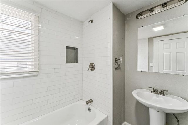 4101 E 59th Street, Kansas City, MO 64130