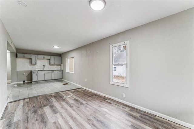 4101 E 59th Street, Kansas City, MO 64130