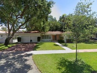 6011 Leonardo St, Coral Gables, FL 33146
