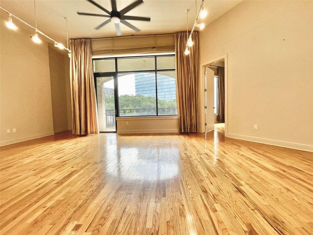 5005 Hidalgo Street 312, Houston, TX 77056