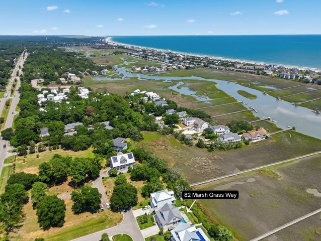 82 Marsh Grass Way, Pawleys Island, SC 29585